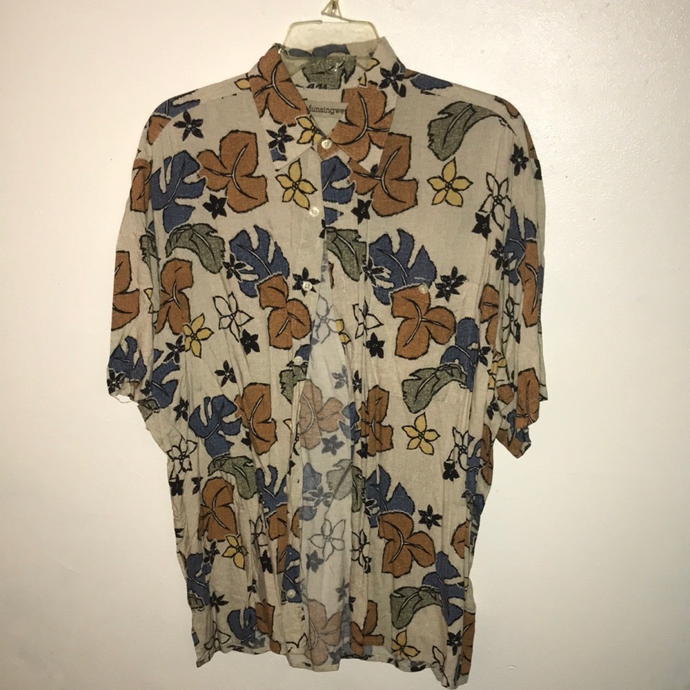 Munsingwear dress shirt medium flower